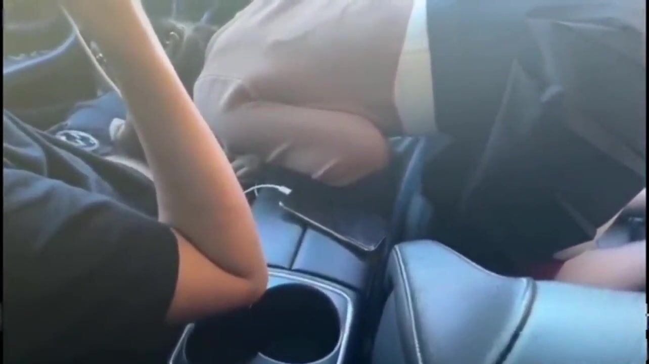 Tôi, thư ký và khách hàng quan hệ tình dục ngay trên bàn ăn